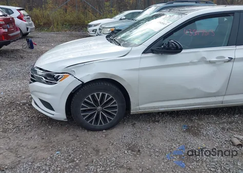 2019 Volkswagen Jetta 1.4T R-Line/1.4T S/Se z USA, uszkodzony, nr VIN 3VWCB7BU1KM161258